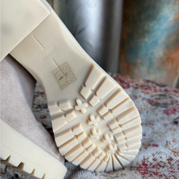 DOLCE VITA Cream Ankle Boots suede leather comfy boot waterproof - Picture 4 of 11